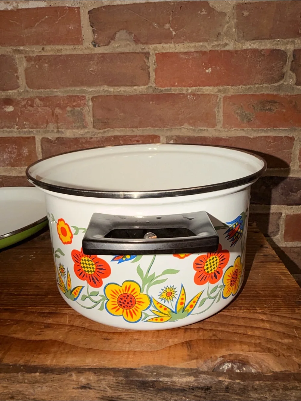 Green Floral Enamel Stockpot with Lid - Home Kitchen Floral 70s